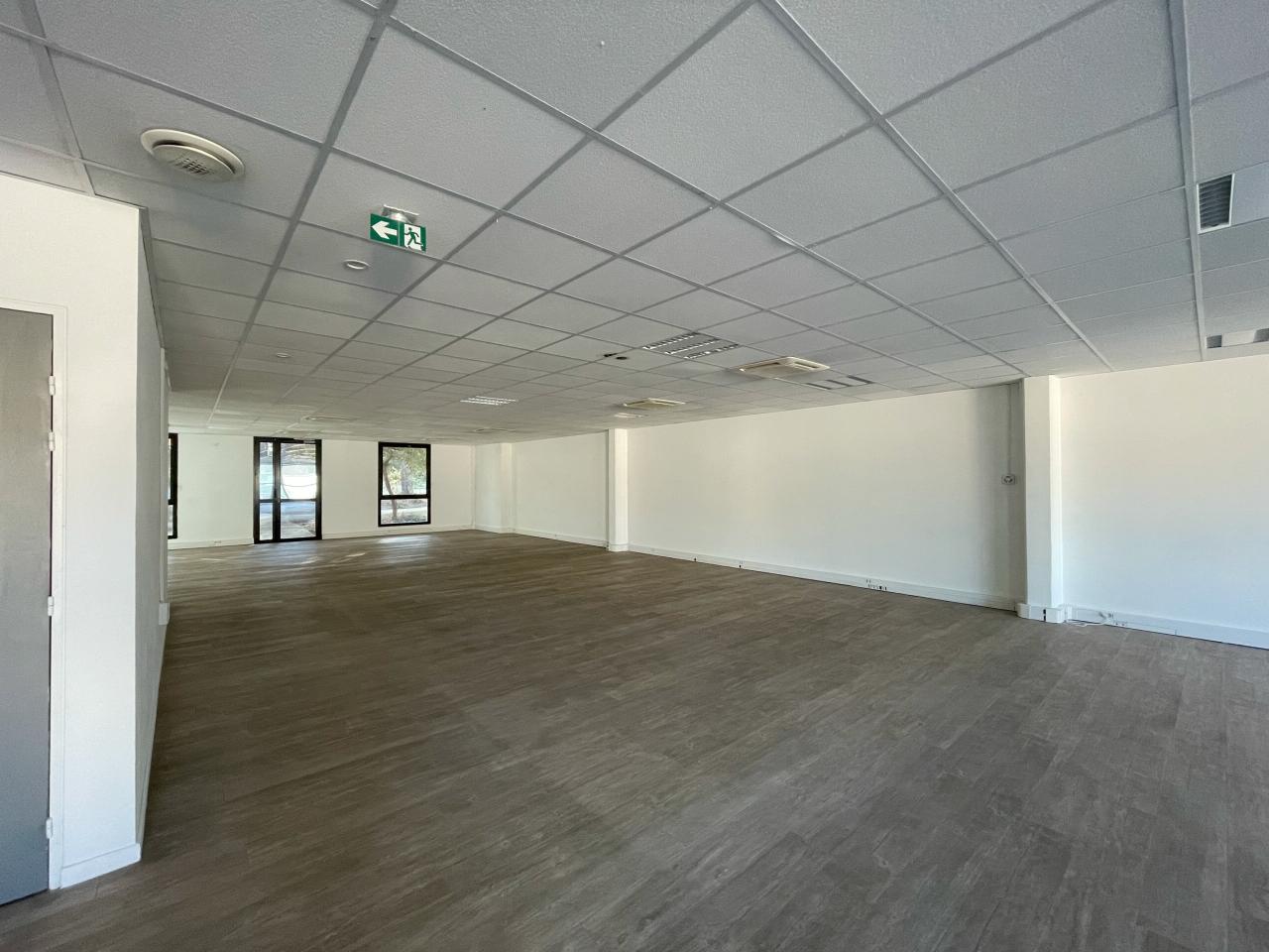 Bureau Aix-en-Provence 842m² Location bureau Aix-en-Provence Bouches-du-Rhône OLBUR2421612 4